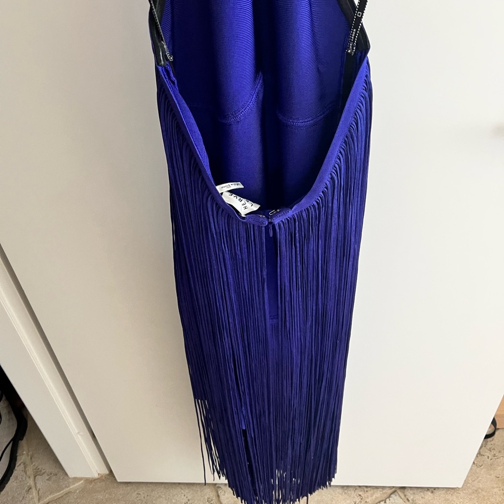 Herve Leger fringe dress size XS but runs like a S/M - Picture 5 of 9